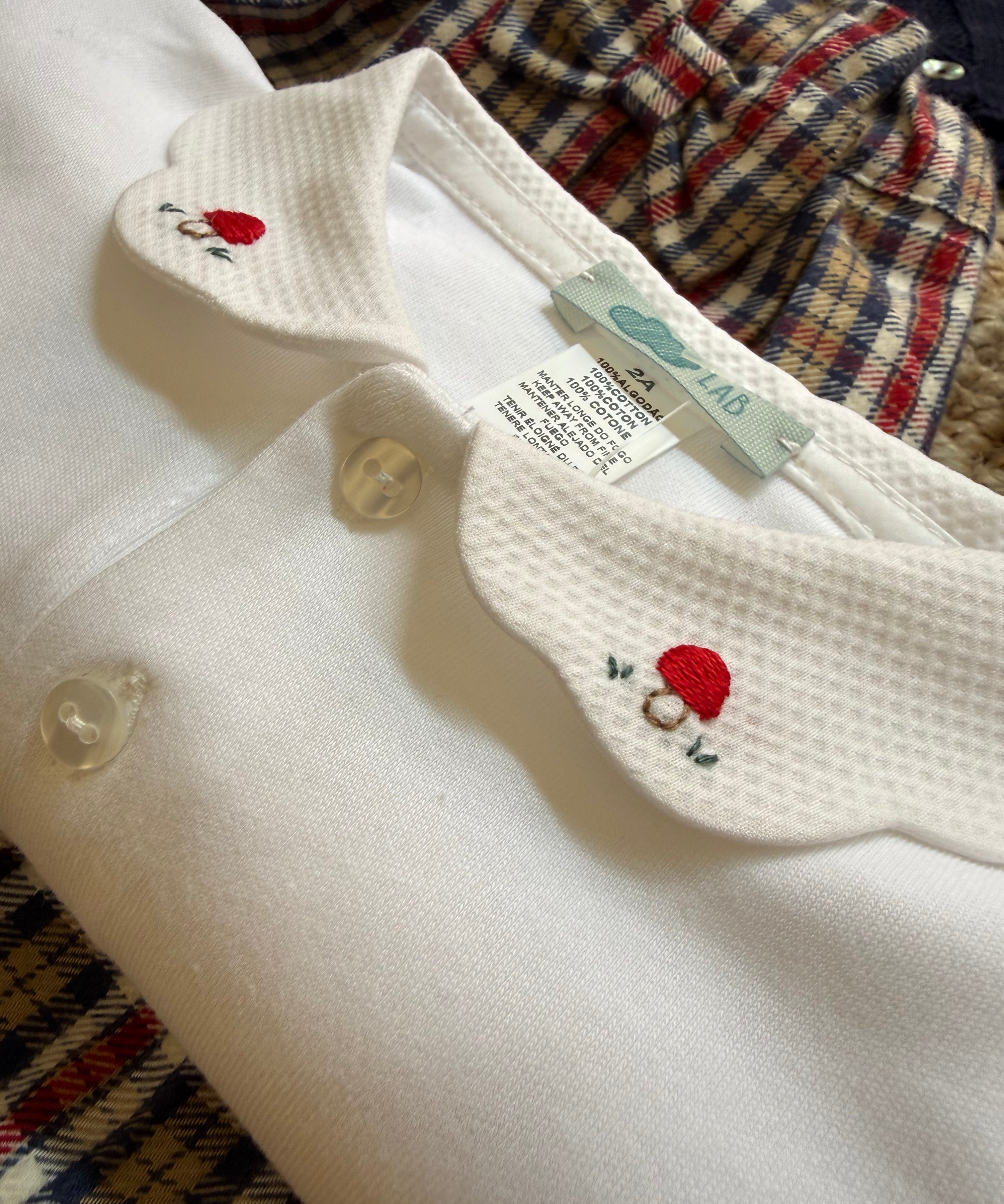Polo LAB con colletto cappe piquet funghetti ricamati a mano
