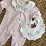 Bavaglino in piquet bianco ricamato a mano PQ230G Baby Gi