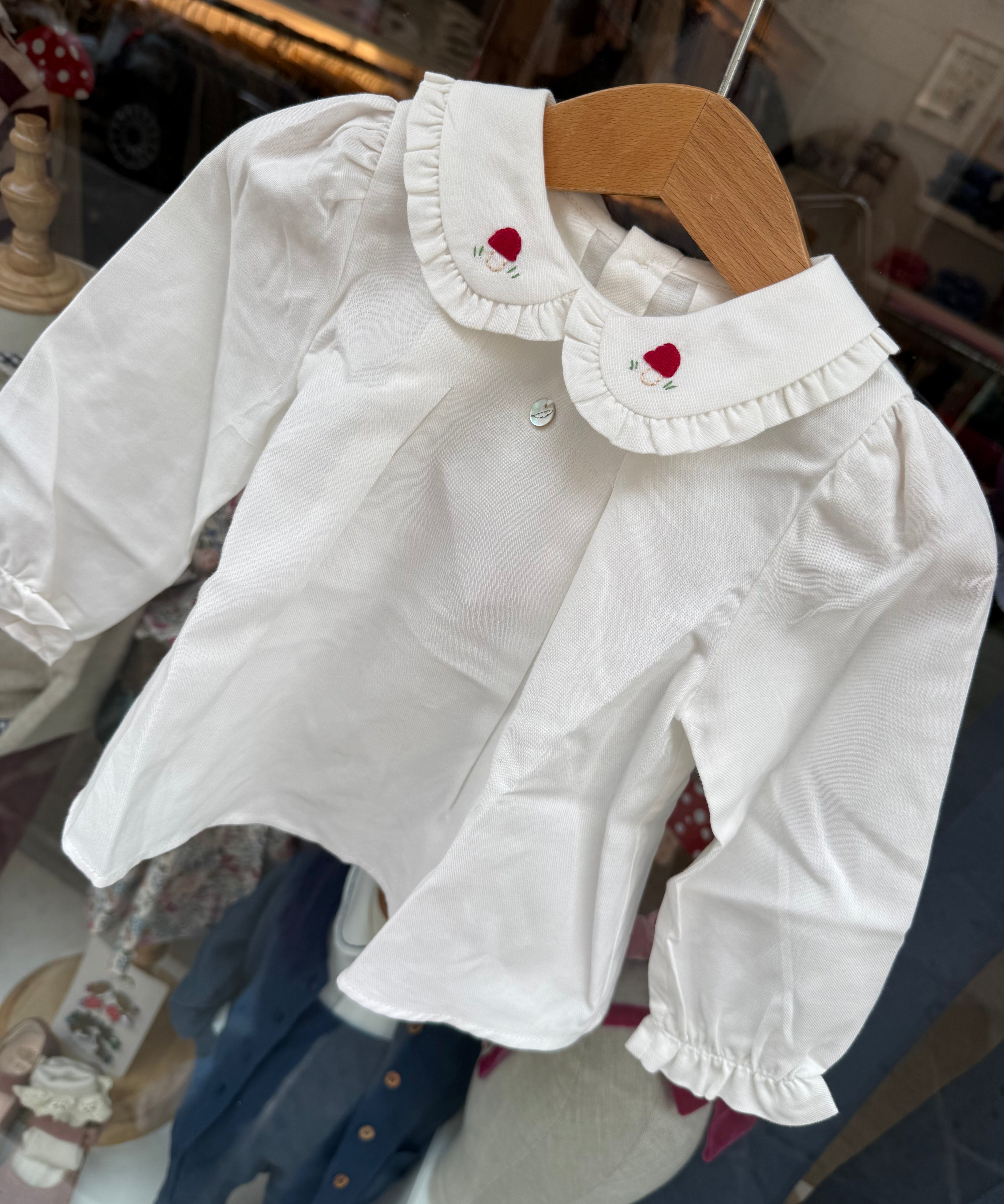 Milk Blouse Round Collar 03405