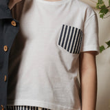 T-shirt taschino a righe blu e bianco Time to Bloom 133508