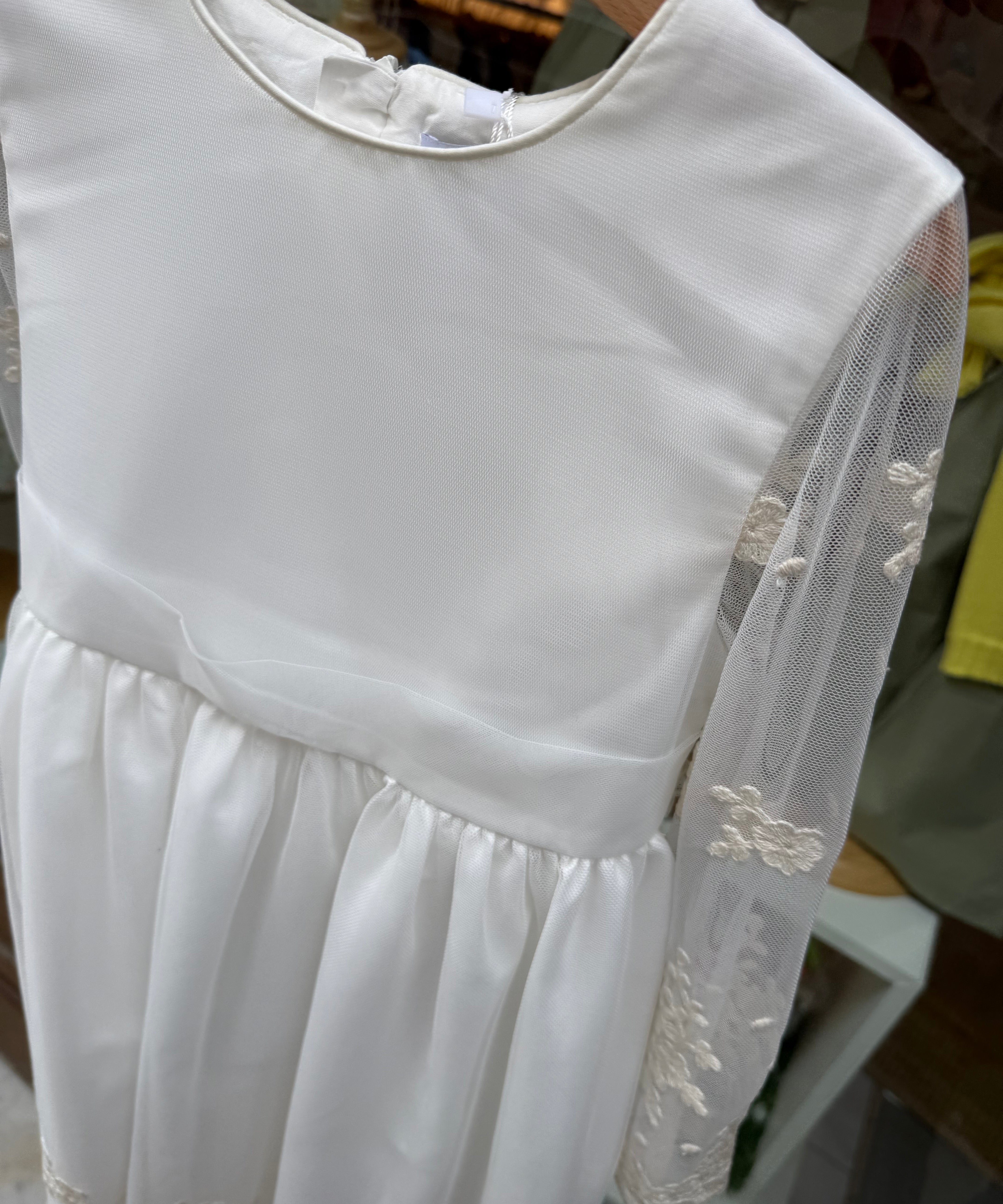 Gold and white formal dress C1