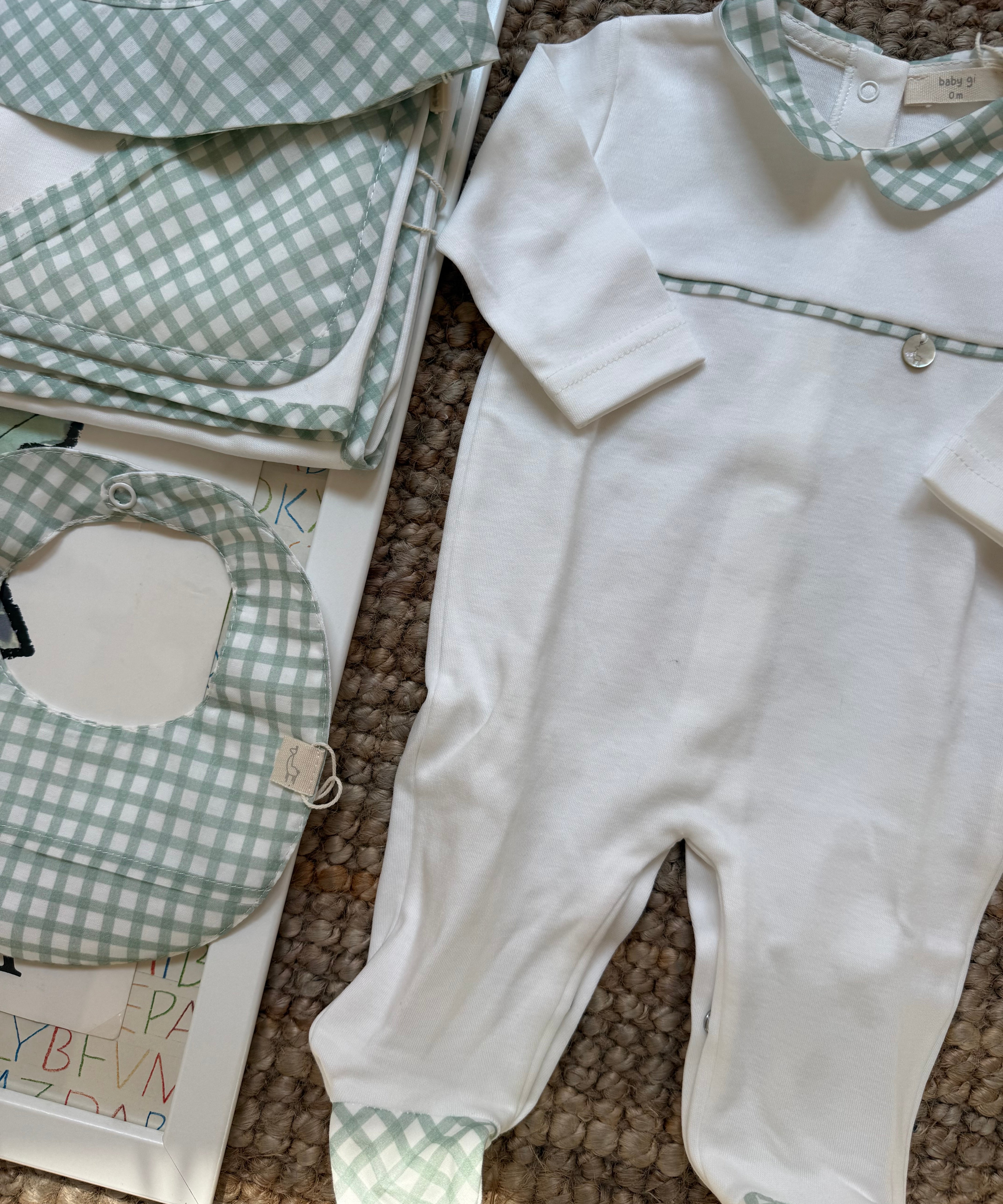 Bavaglino vichy latte e menta PI123B Baby Gi